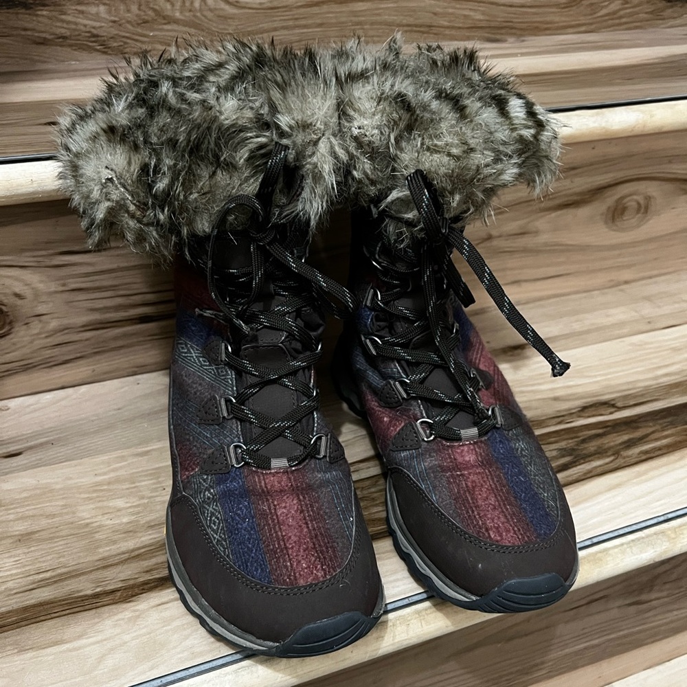 Eddie Bauer vibram snow boots